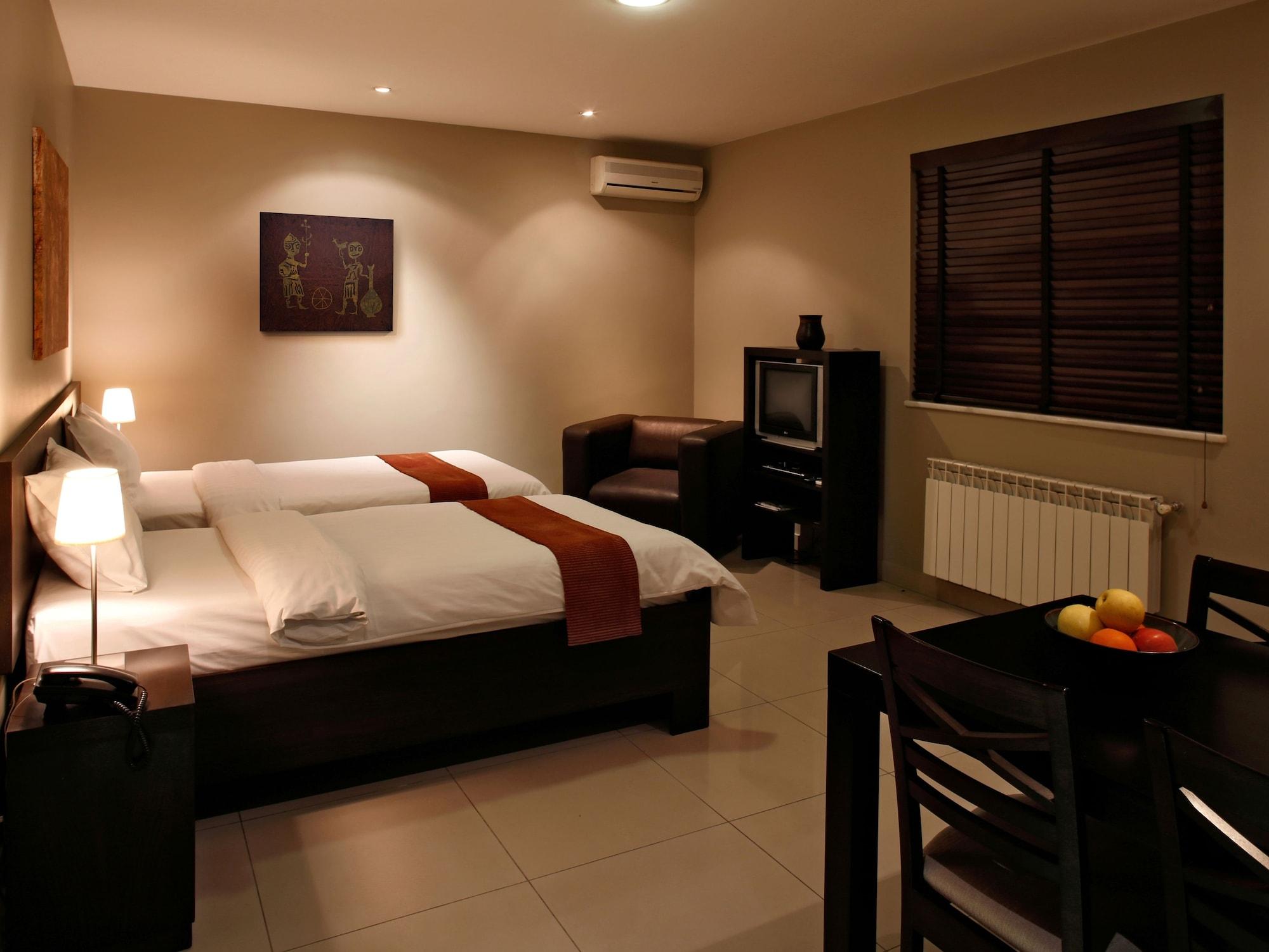 Hotel Meg Ереван Екстериор снимка