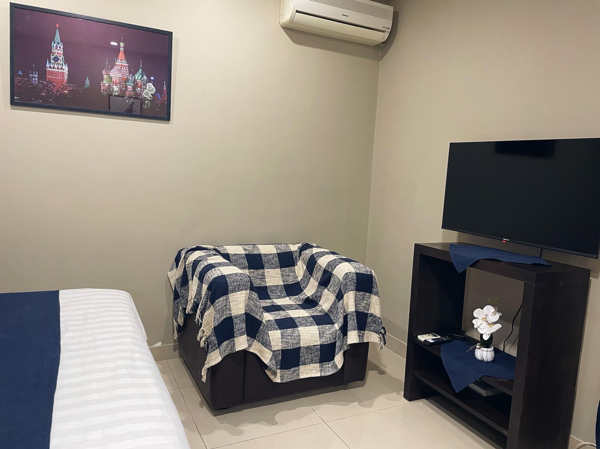 Hotel Meg Ереван Екстериор снимка