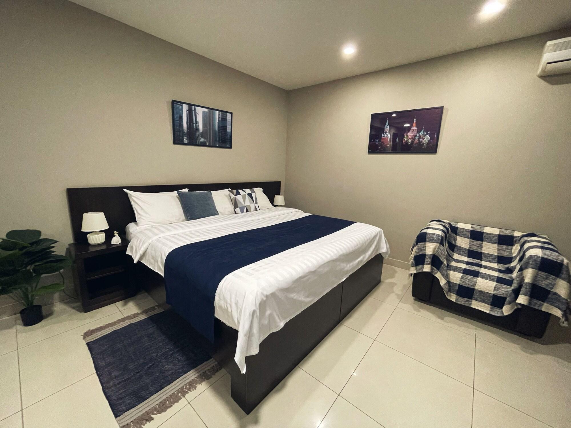 Hotel Meg Ереван Екстериор снимка