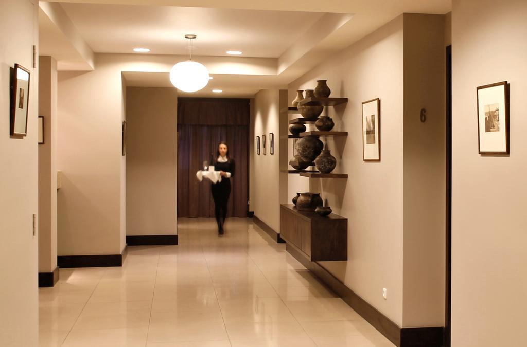 Hotel Meg Ереван Екстериор снимка
