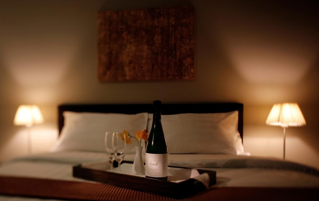 Hotel Meg Ереван Екстериор снимка